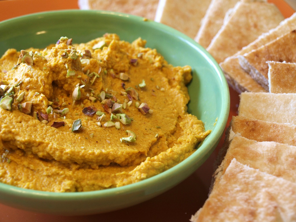 Moroccan-Spiced Pumpkin Hummus (Naturally Vegan, Dairy-Free + Gluten-Free Recipe)