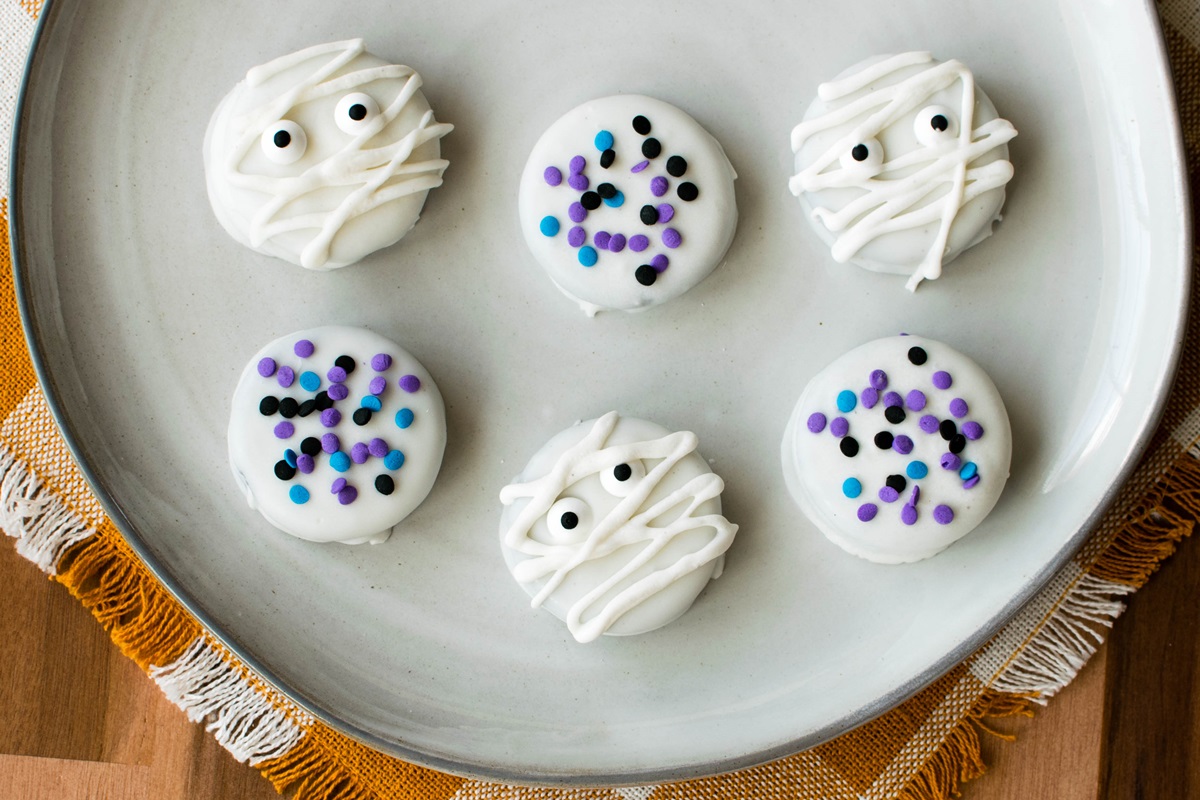 Dairy-Free White Fudge Oreos Recipe and Guide with Flavor Variations, Brand Options, and Dietary Tips (vegan, gluten-free, soy-free, and more) - Regular, Mint, Halloween, Christmas, Birthdays, and More